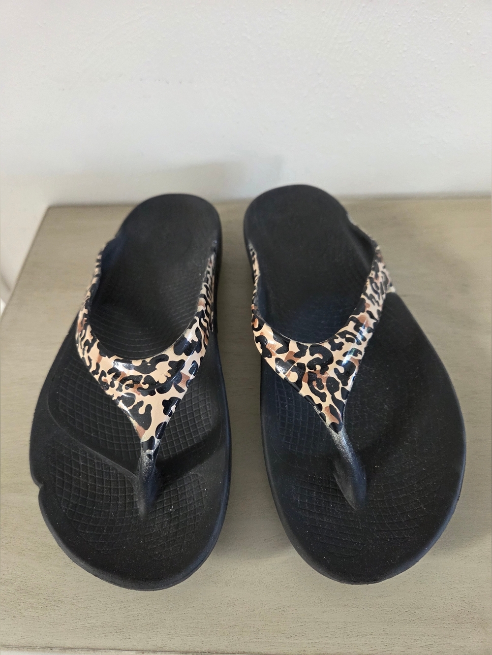 Oofos Leopard Sandal